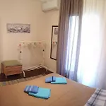 Up To 5 Guests - Cosy Apt In The Center!