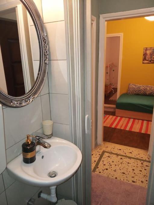 Up To 5 Guests - Cosy Apt In The Center! Apartment *